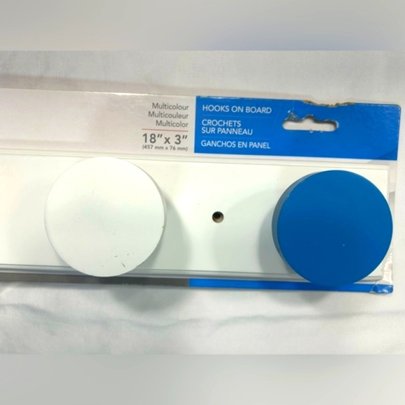 Richelieu Round Hooks On panel For Children / Safety - Picture 4 of 5